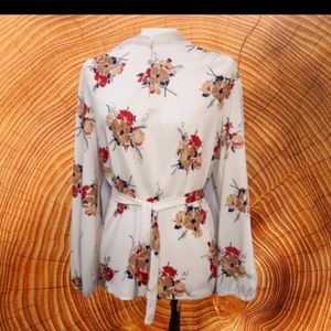 🎉HOST PICK🎉🎉Vintage 70s Long Sleeve Cream Floral Popover Top Size Medium 8